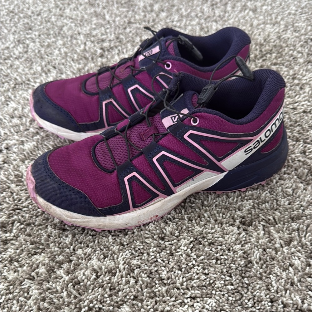 Salomon Speedcross hiking shoe